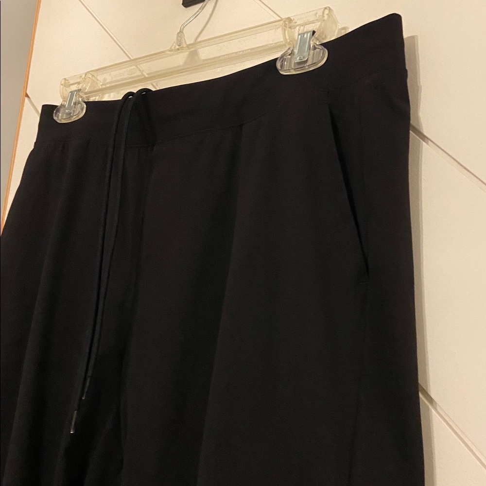 Uniqlo black airism joggers - Picture 2 of 3
